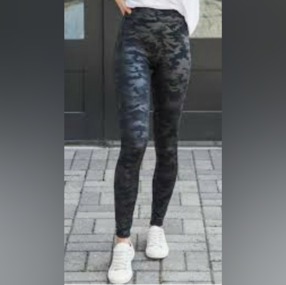 spanx green camo faux leather high rise leggings - Picture 6 of 6